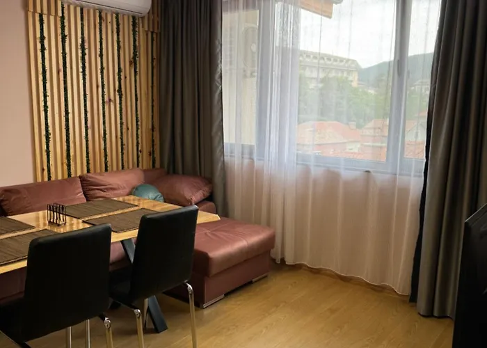 דירה Veliapartmets