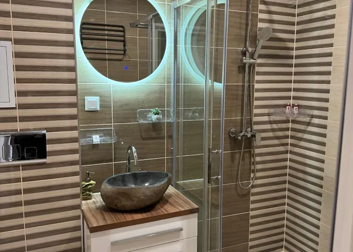 דירה Veliapartmets